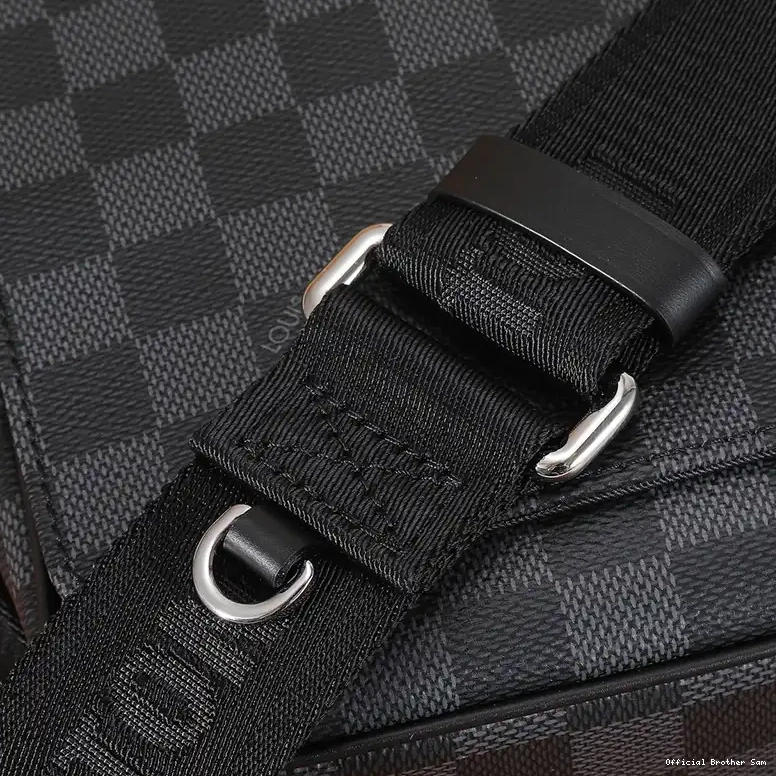Official Brother Sam 2304DJ0041 Bag LV 0820